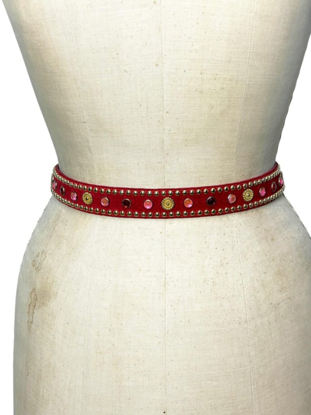 1990s bejeweled leather suede belt red with gold buckle by Gail Labelle Size S - Picture 6 of 10